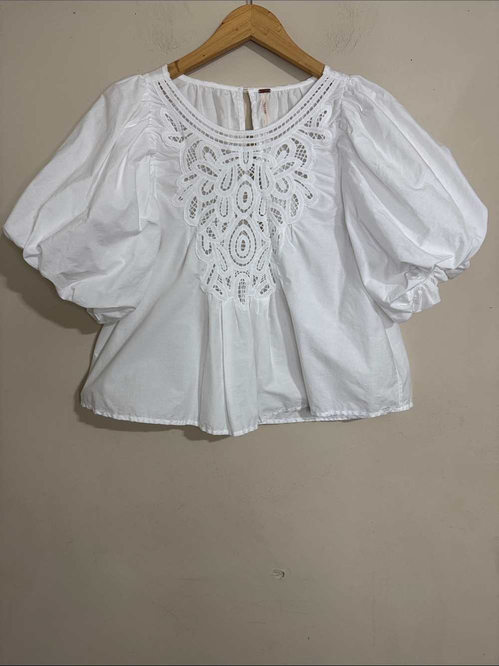 Free People Bardot Crop Top White Crochet Yoke Puff Sleeve size S Boho Coquette - Picture 2 of 11